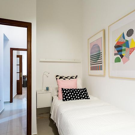 Apartamentos Diaber Gerona 22 Seville Exterior photo