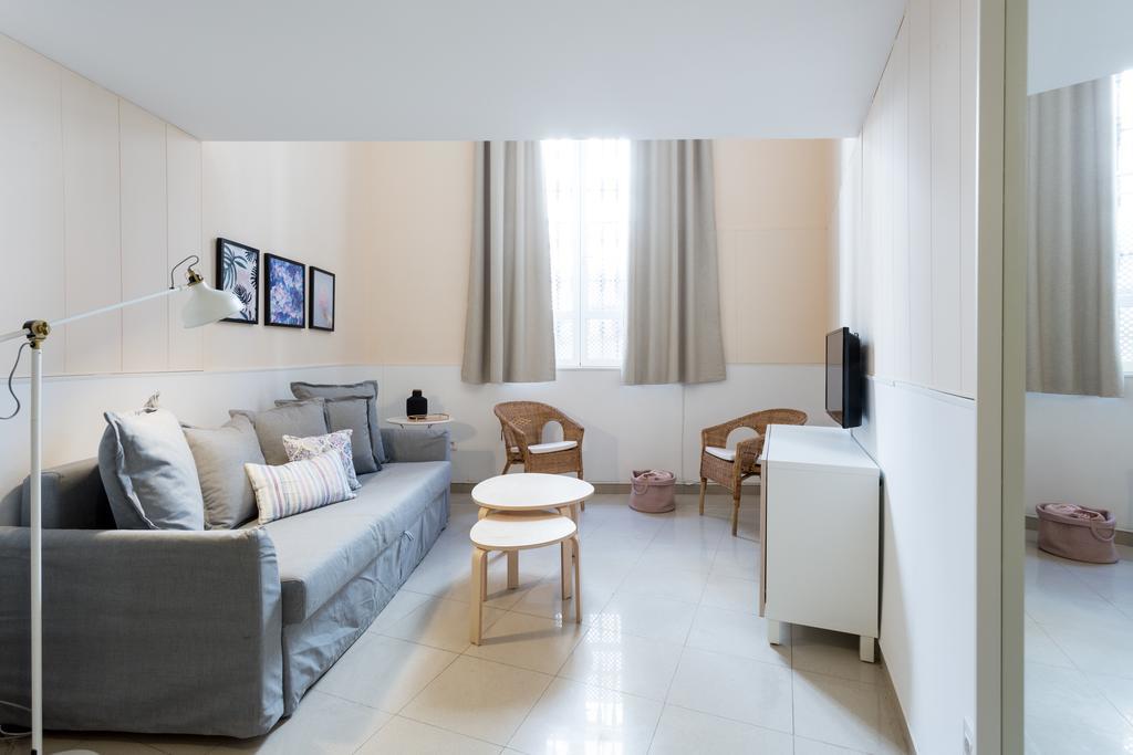 Apartamentos Diaber Gerona 22 Seville Exterior photo