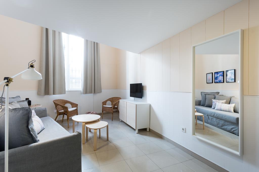 Apartamentos Diaber Gerona 22 Seville Exterior photo
